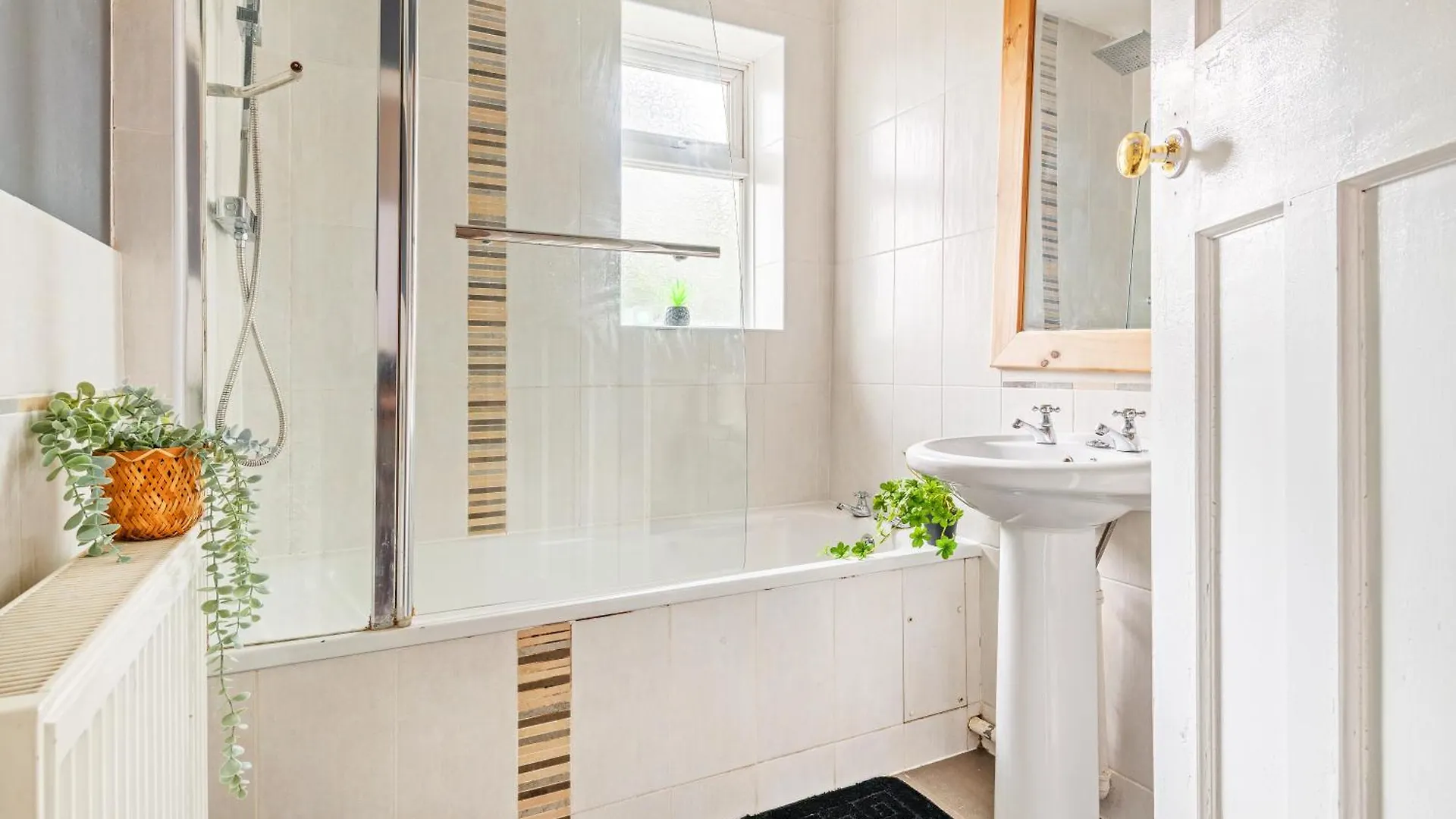 The Luxe Escape Villa Nottingham United Kingdom
