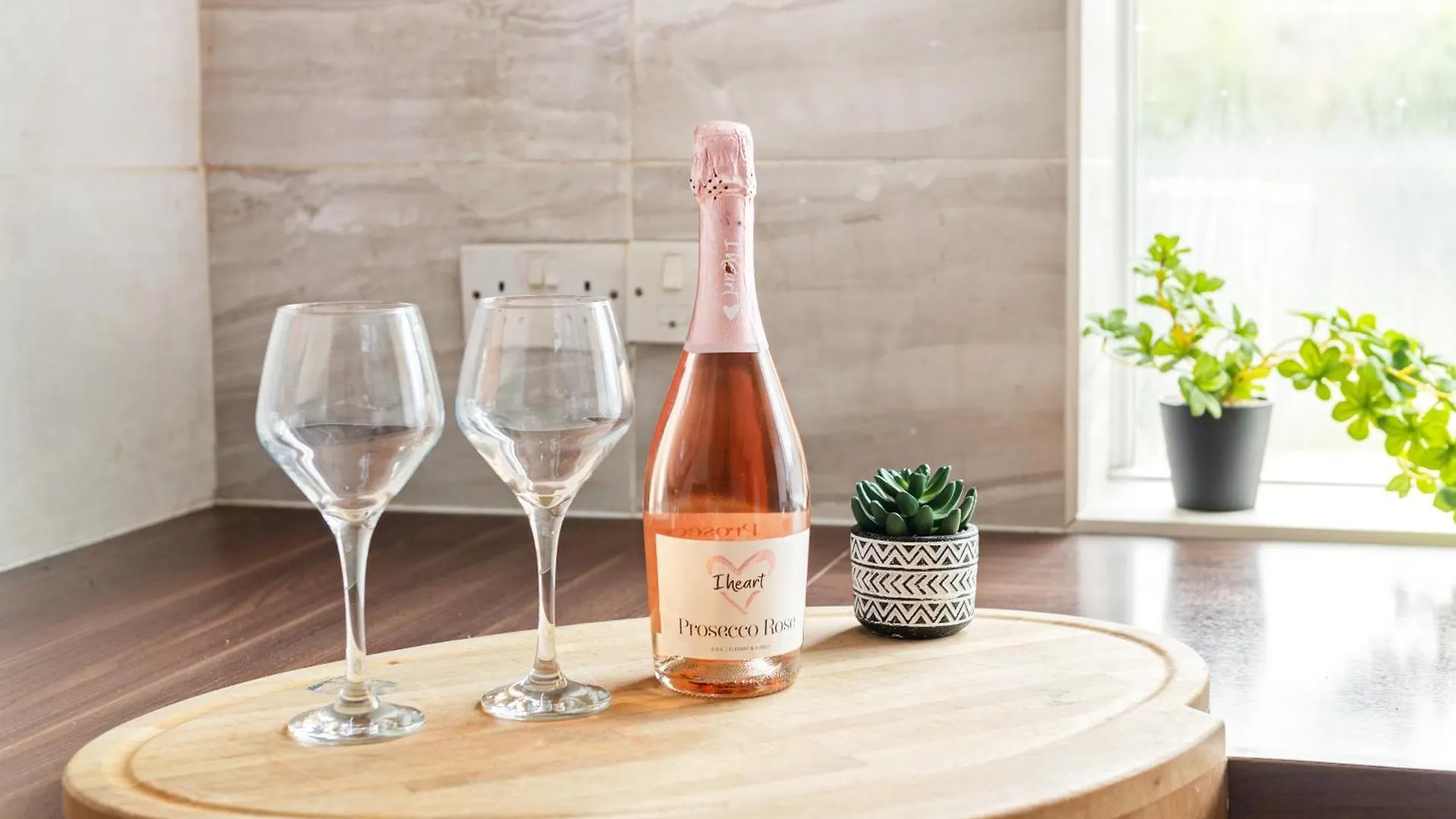 The Luxe Escape Villa Nottingham Holiday home